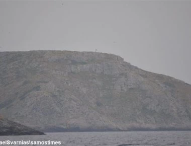 To Λιμενικό δεν επιτρέπει σε δημοσιογράφους την προσέγγιση στον «Μικρό Ανθρωποφάγο» - Τί συμβαίνει με την Σημαία;